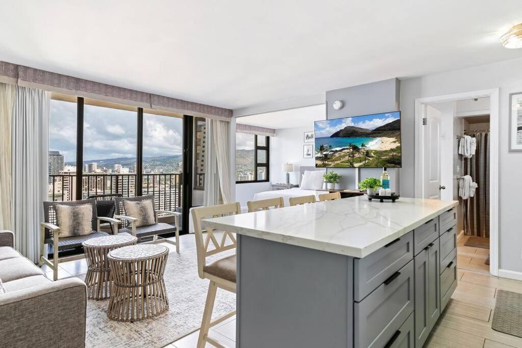 Ho'omaluhia High Floor Ocean View, Free Parking Honolulu