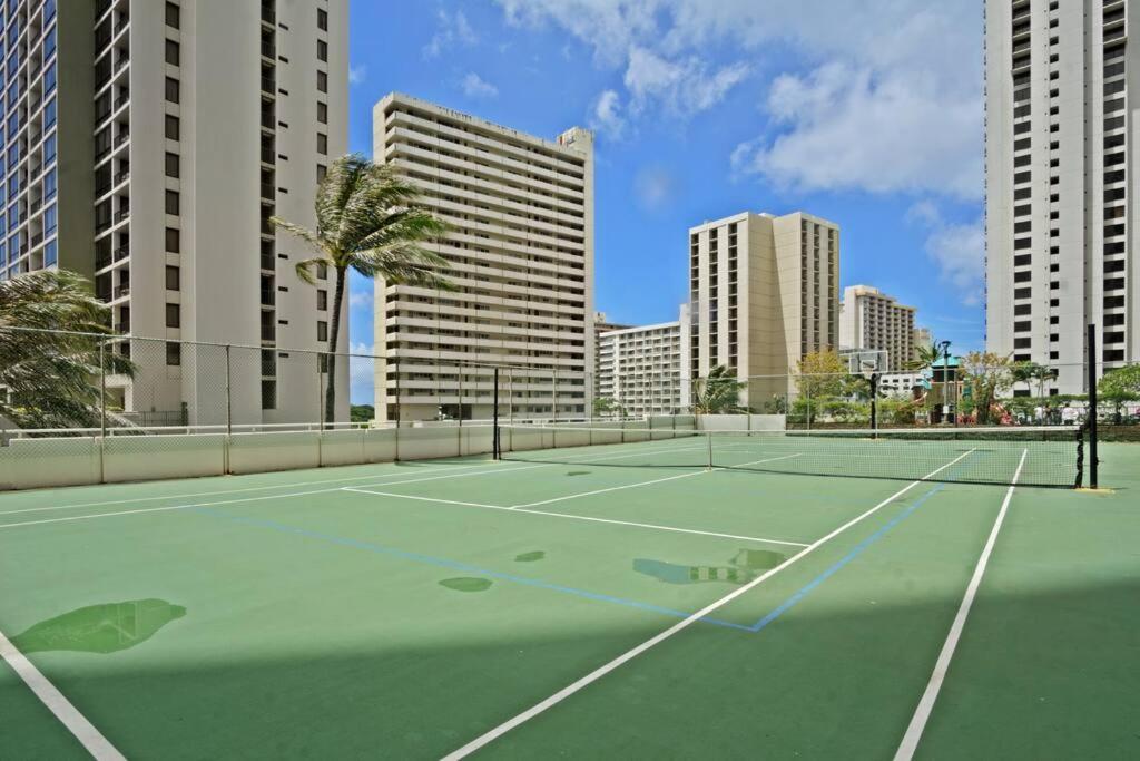 Ho'omaluhia High Floor Ocean View, Free Parking *