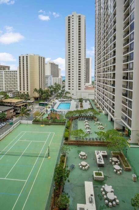 Apartment Ho'omaluhia High Floor Ocean View, Free Parking