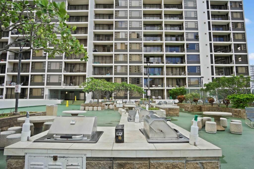 Apartment Ho'omaluhia High Floor Ocean View, Free Parking *