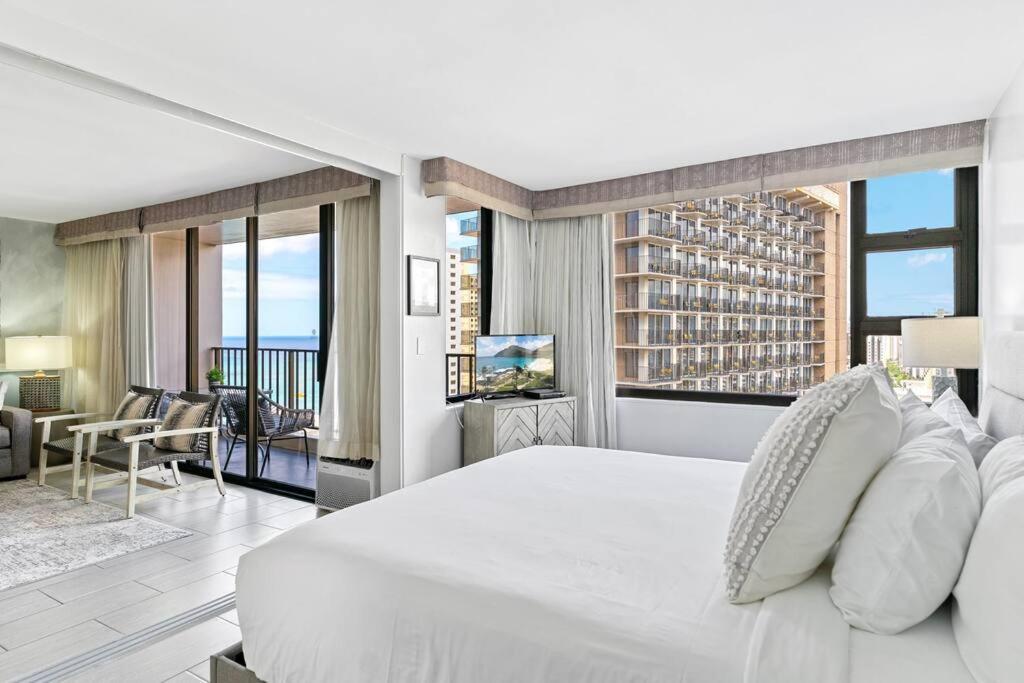 Ho'omaluhia High Floor Ocean View, Free Parking *