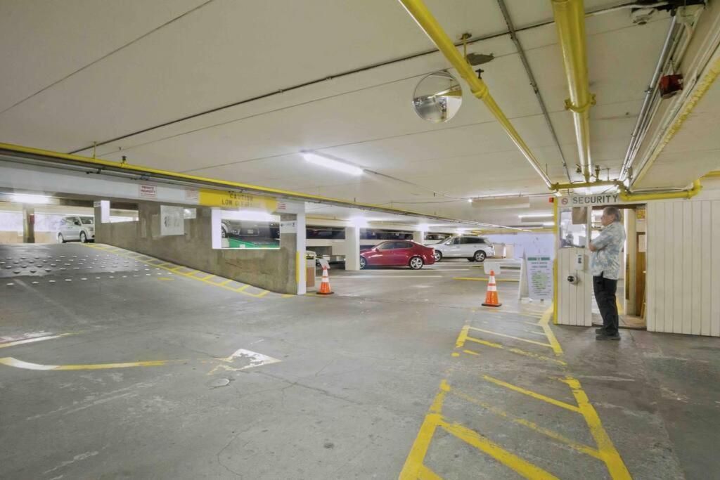 Ho'omaluhia High Floor Ocean View, Free Parking *