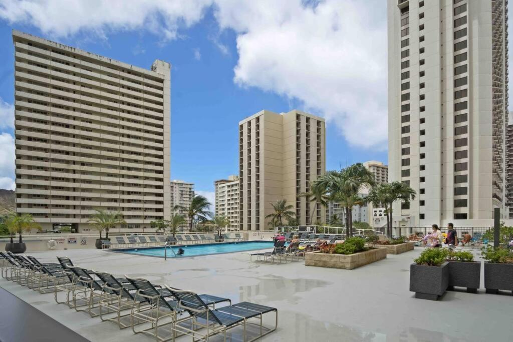 Ho'omaluhia High Floor Ocean View, Free Parking *